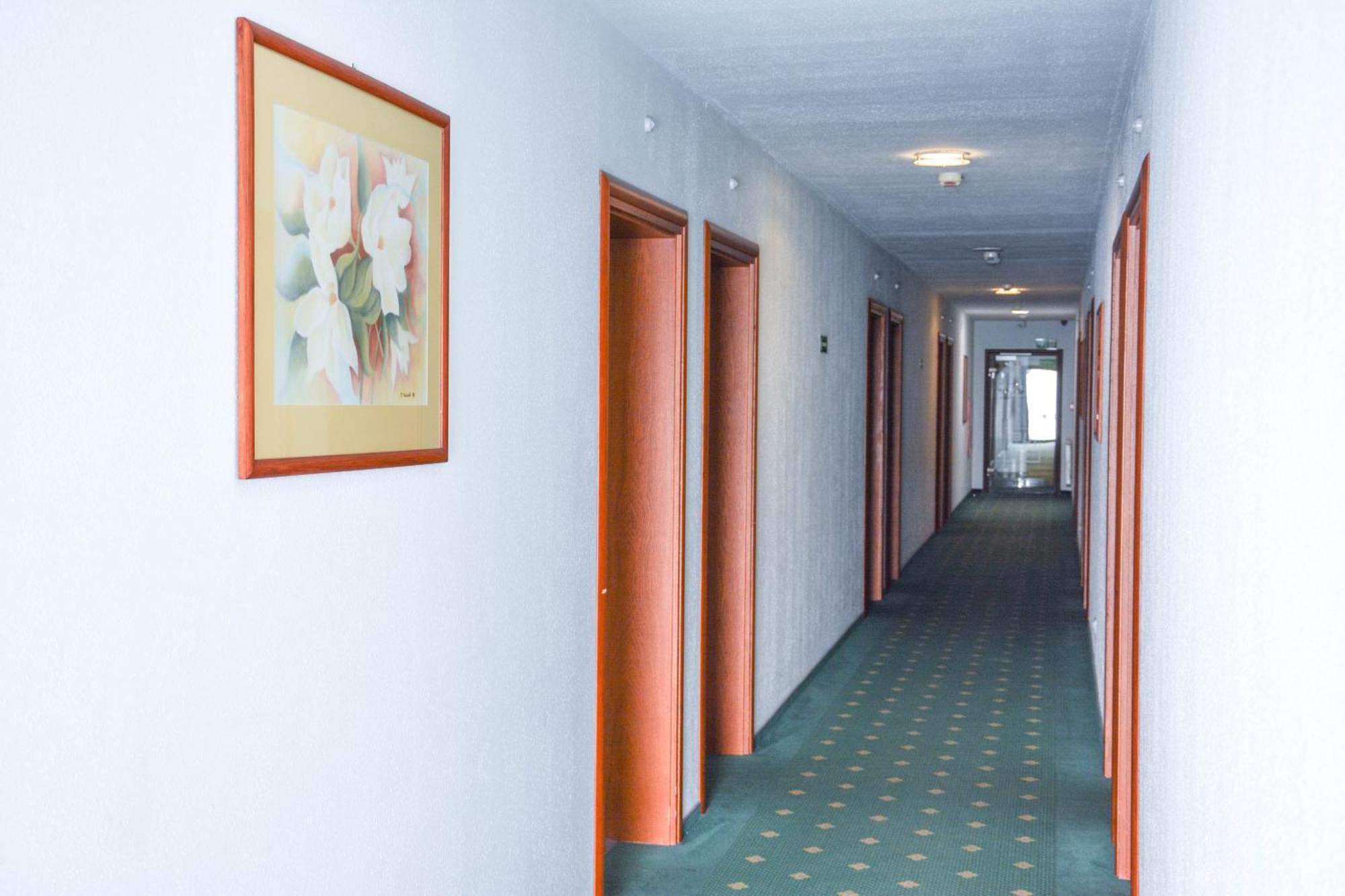 Hotel Neo Tarnowskie Gory Luaran gambar