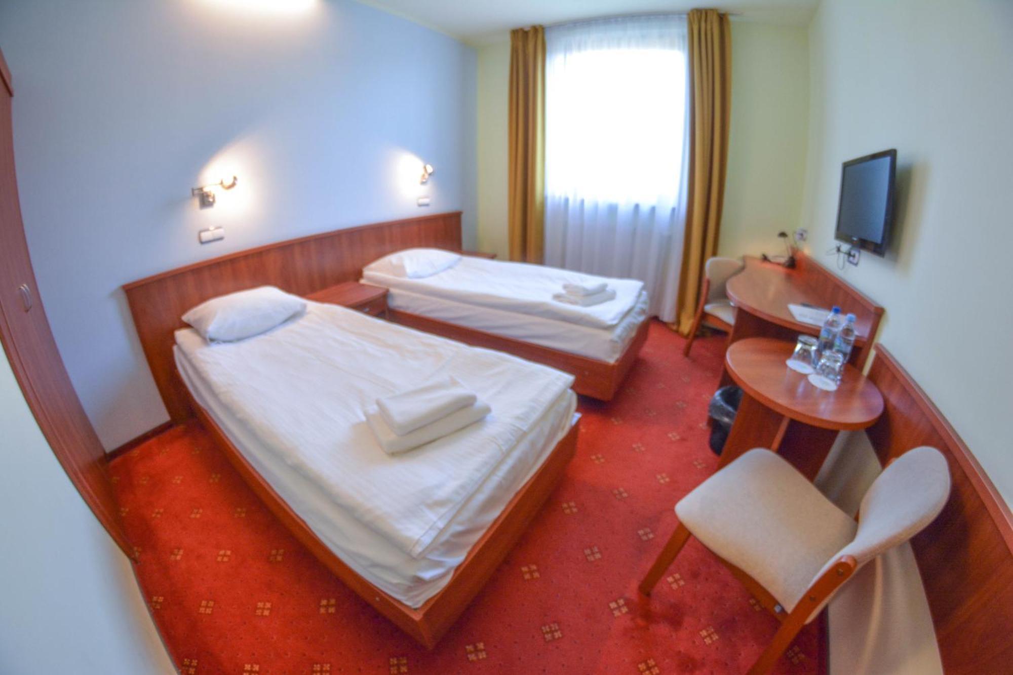 Hotel Neo Tarnowskie Gory Luaran gambar